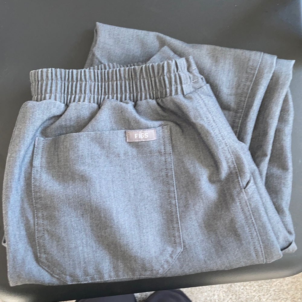 Figs graphite XS/P yola scrub pants